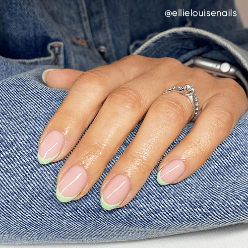 Wiosna! Zieleń matchy to kolor wiosny w manicure!
